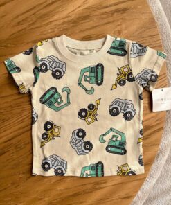 Alternative view of سه تیکه پسرانه پیراهن شلوارک تیشرت طرح تراکتور