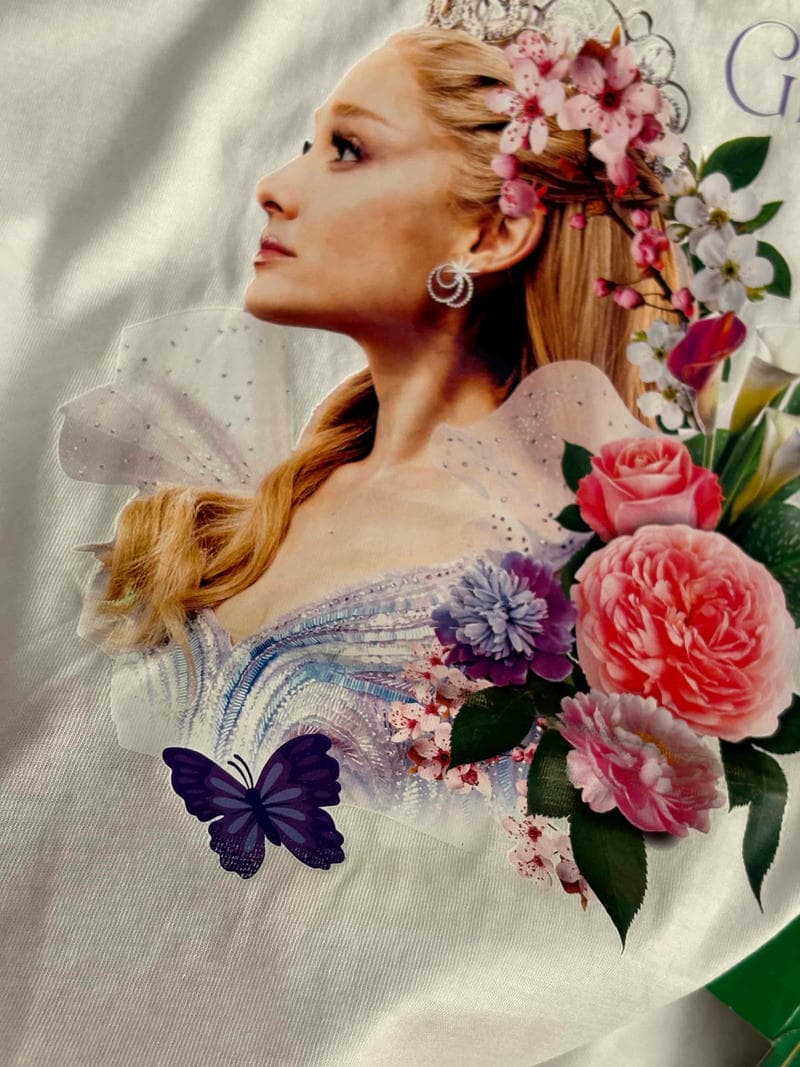 تیشرت دخترانه Wicked مدل “Glow with Glinda” - Image 3